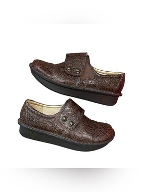 Alegria Brown Closed Toe Tooled Leather Comfort Shoe Clog Size 42 11.5/12